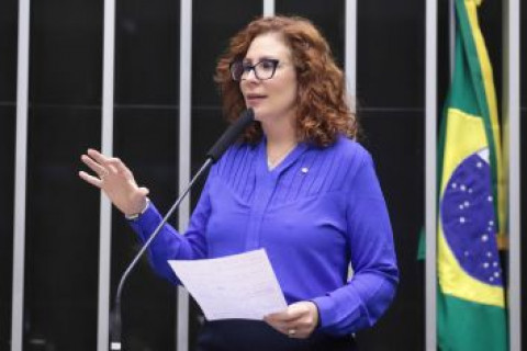 Presa, Carla Zambelli depõe à Justiça da Itália nesta sexta Parlamentar estava foragida do Brasil e com o nome na lista de difusão vermelha da Interpol