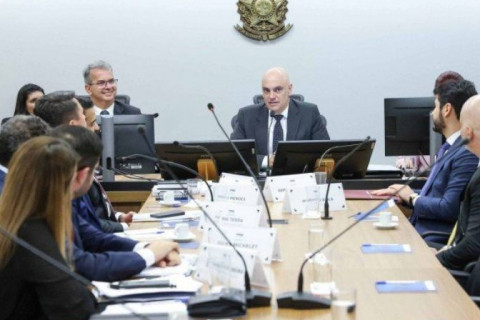 Alexandre de Moraes restabelece decreto com aumento do IOF Decisão ocorre após nenhuma das partes ceder na audiência de conciliação. Ministro revogou cobrança sobre risco sacado