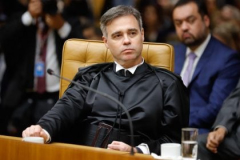 Mendonça interrompe julgamento sobre ressarcimento de aposentados do INSS Apesar da suspensão, o ressarcimento já está em andamento e não será afetado pela pausa