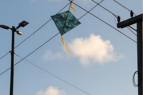 Sá Viana é o bairro de São Luís com maior incidência de pipas afetando fornecimento de energia; veja ranking Segundo a Equatorial Maranhão, só de janeiro a julho deste ano, 105 pipas atingiram a rede elétrica na localidade, deixando 1.773 clientes sem energia.