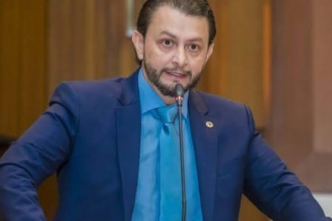 A Justiça Federal condenou o ex-vereador de Pinheiro (MA), Leonardo Sarmento Pires de Sá, o “Leonardo Sá”, que também já foi deputado, por enriquecimento ilícito por acúmulo ilegal de cargos públicos durante seus anos de mandato