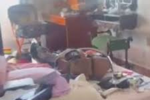 Polícia prende suspeitos de assaltar casa de ex-sogros de Bolsonaro no RJ De acordo com a investigação, cinco criminosos participaram do roubo. Outros envolvidos são procurados